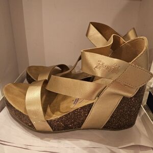 Blowfish malibu gold wedges womens sz 9.5 comfortable